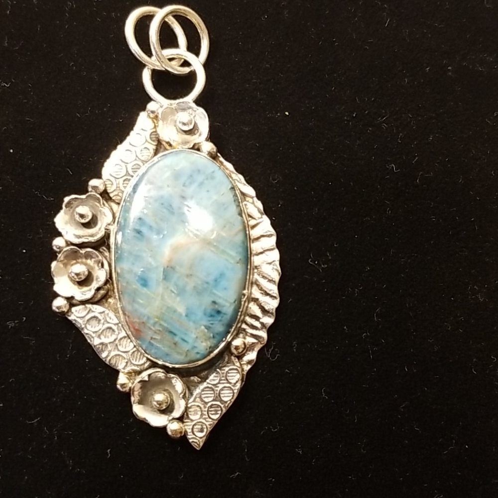 GORGEOUS PENDANT NWOT - Picture 5 of 10
